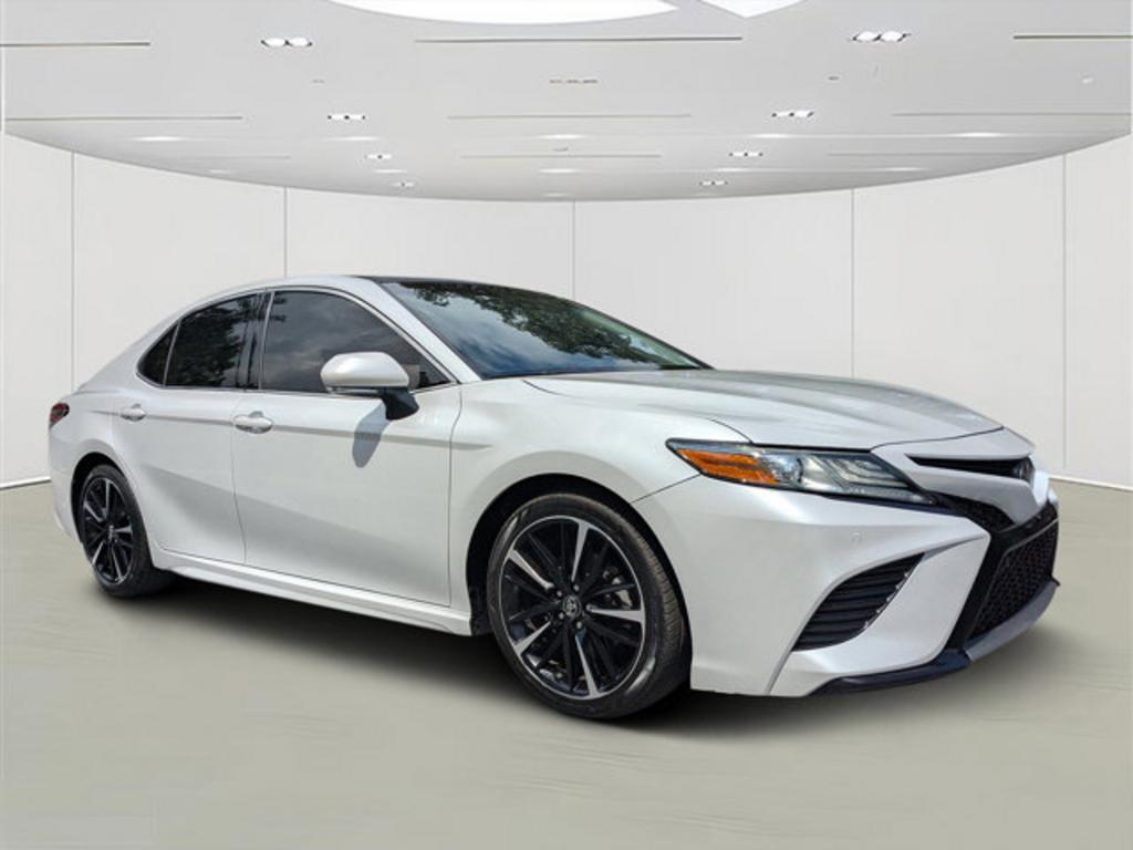 2018 Toyota Camry XSE's photo