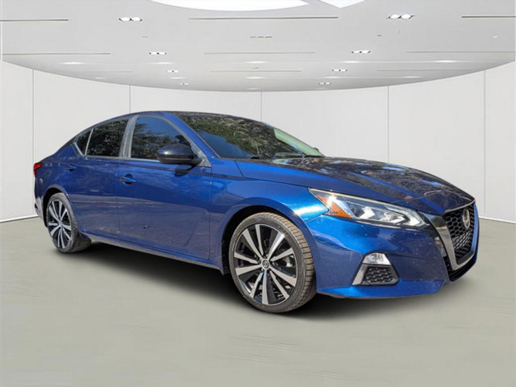 2020 Nissan Altima SR's photo