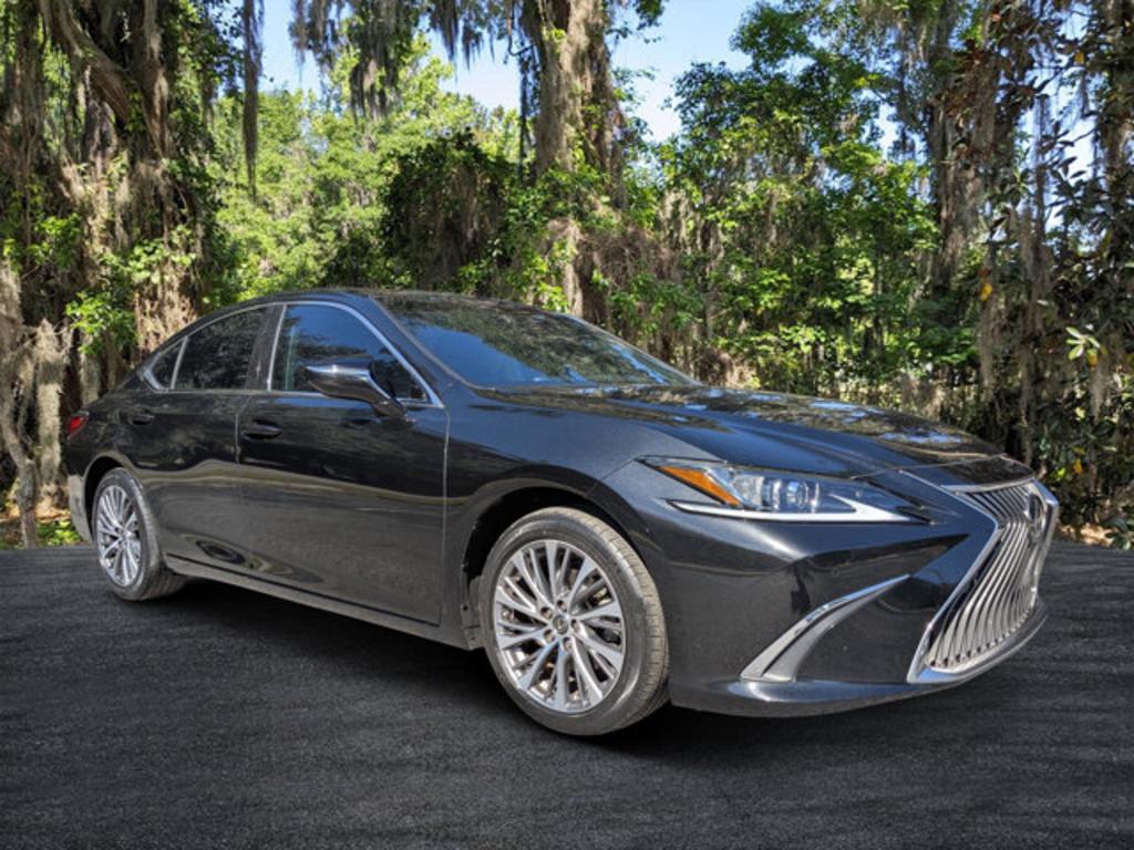 2020 Lexus ES 350's photo