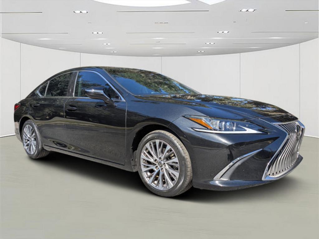 2020 Lexus ES 350's photo