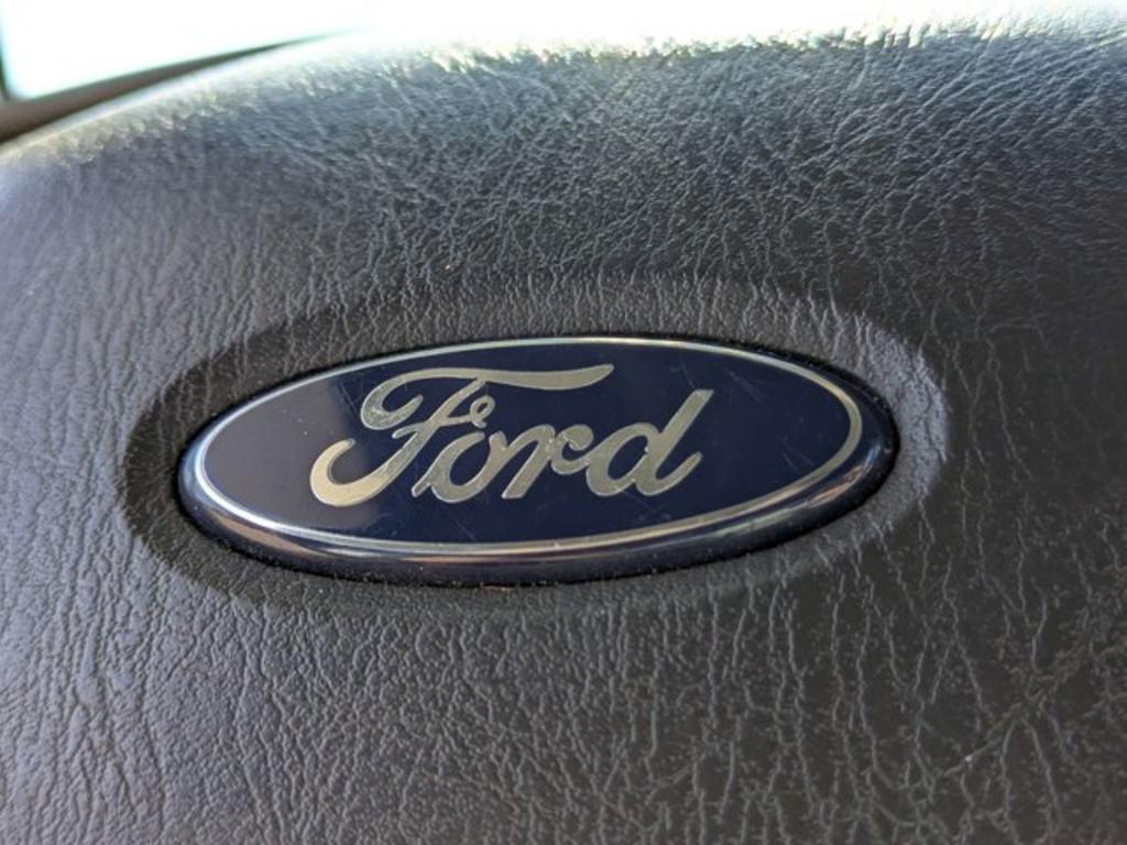 2006 Ford Econoline - Photo 18