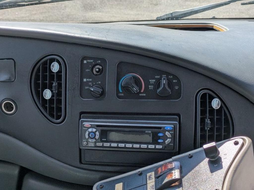 2006 Ford Econoline - Photo 16