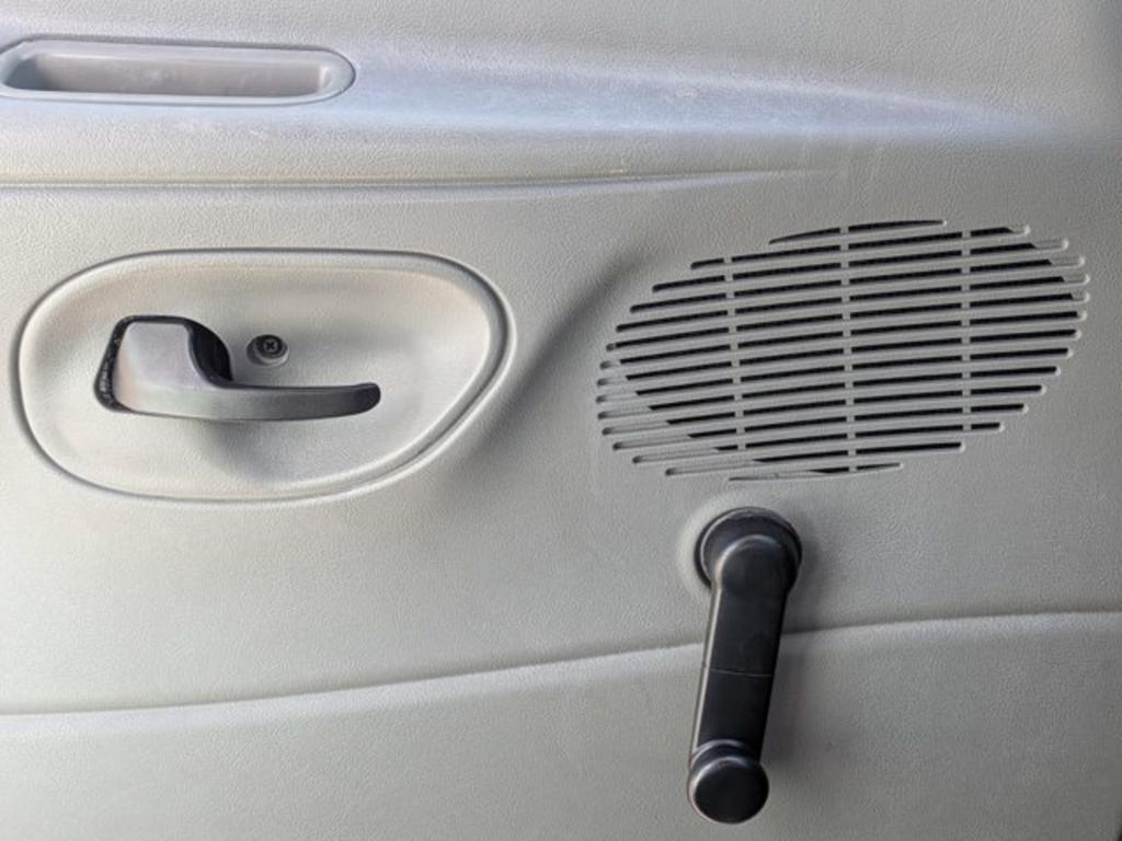 2006 Ford Econoline - Photo 19