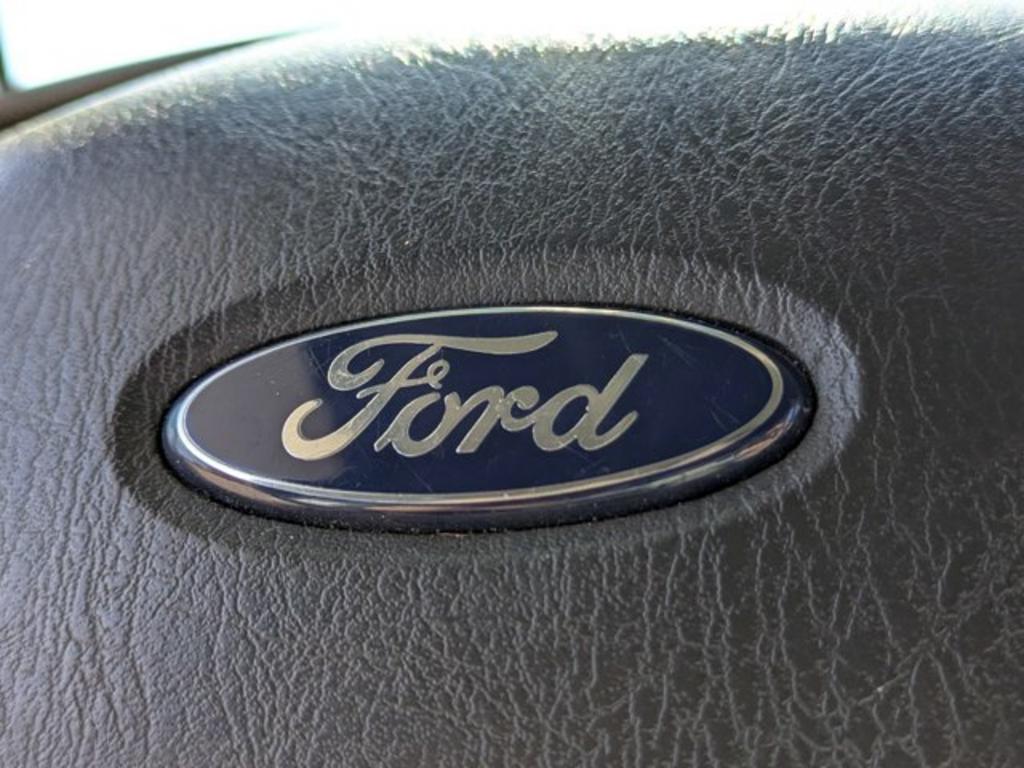 2006 Ford Econoline - Photo 18