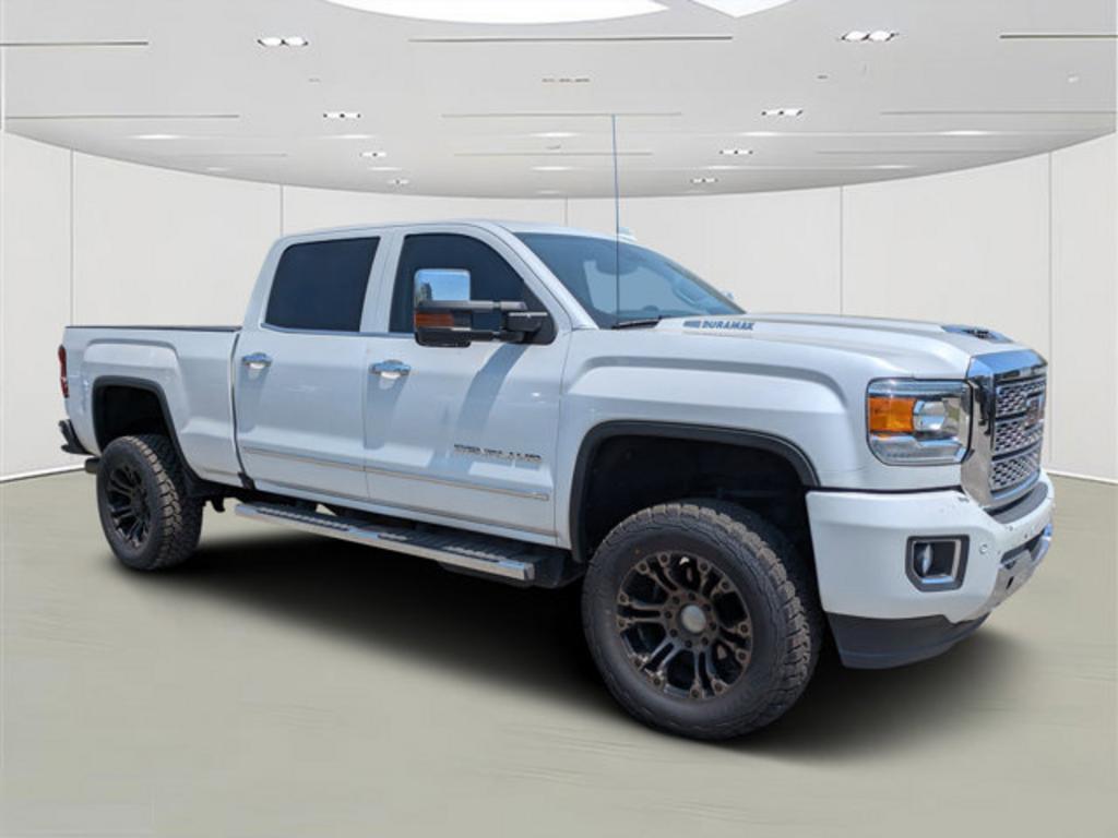 2019 GMC Sierra 4WD Crew Cab Standard Box Denali's photo