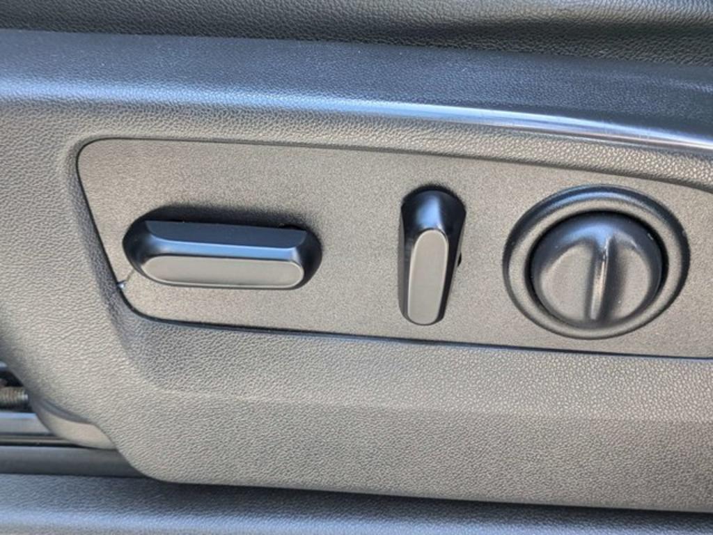 2019 Chevrolet Silverado 1500 LTZ - Photo 19